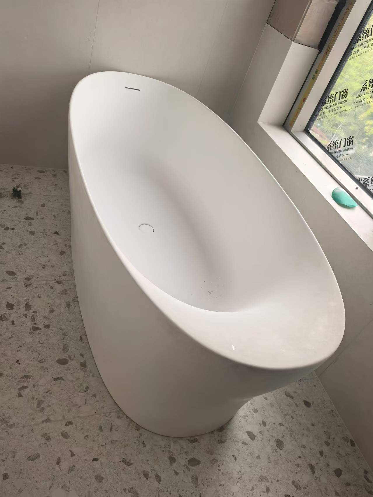 KT-8705 Modern Luxury Solid Surface Bathtub with Backrest