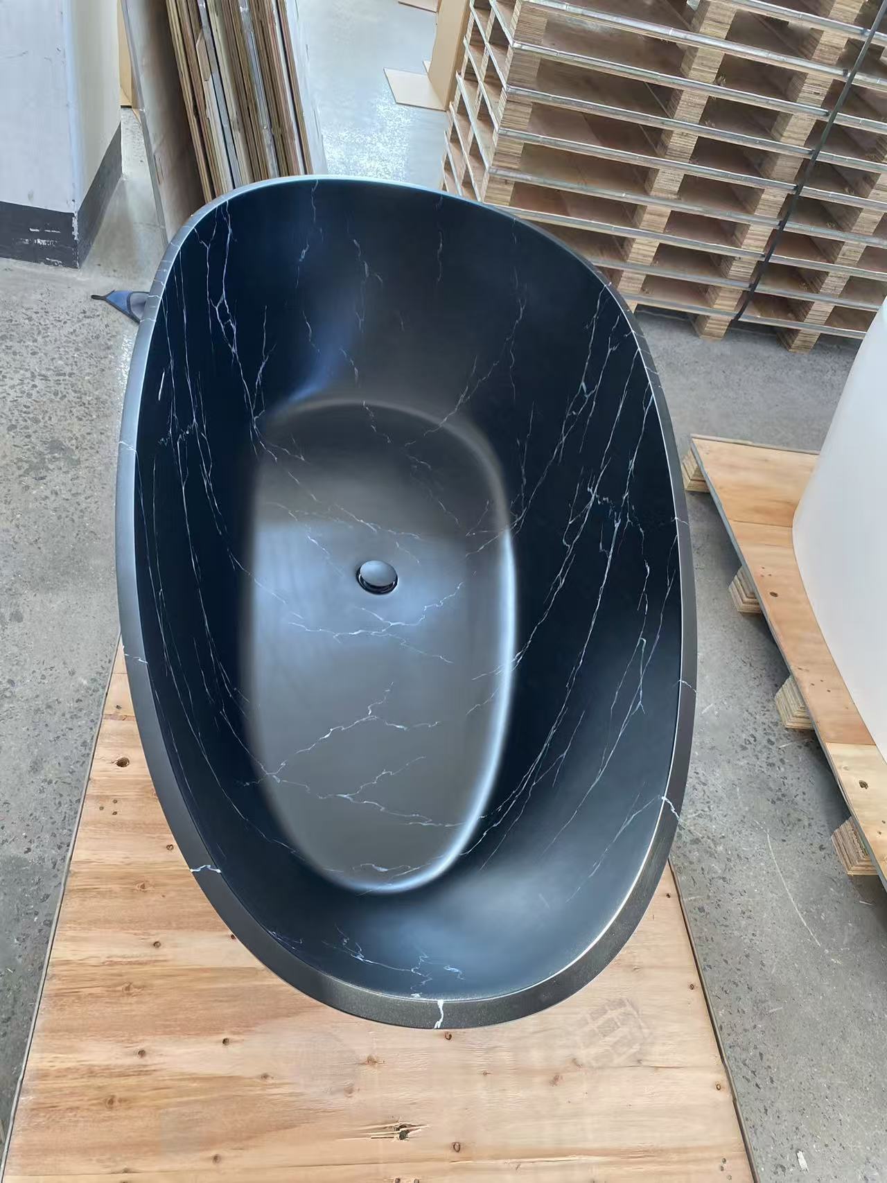 Black Veined Marble-Pattern Solid Surface Freestanding Bathtub