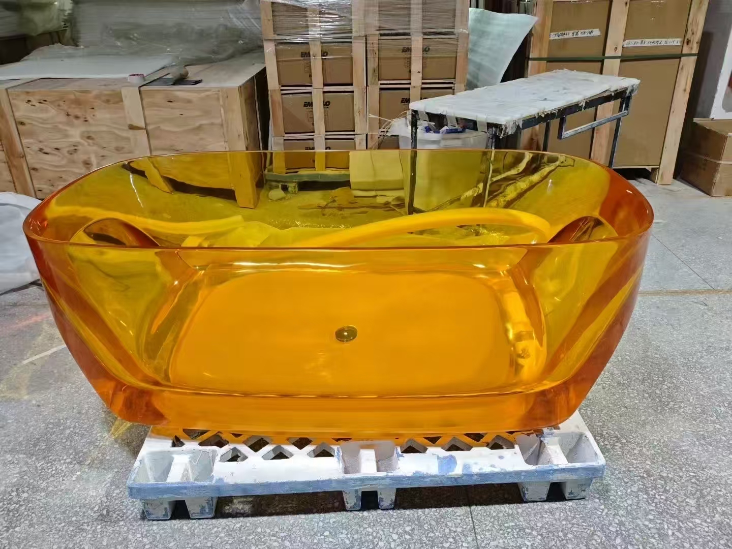 Multicolor Transparent Resin Freestanding Bathtub