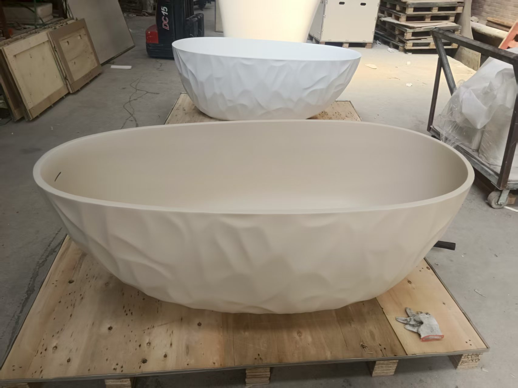 Art-Textured Solid Surface Oval Freestanding Bathtub