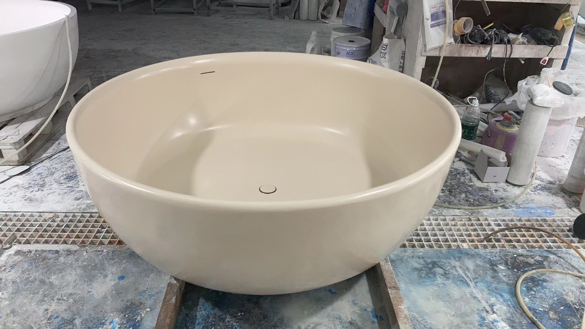 KT-8122 beige solid surface round bathtub